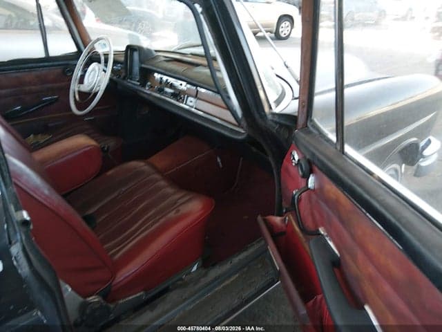 1961 BENZ 220S 5