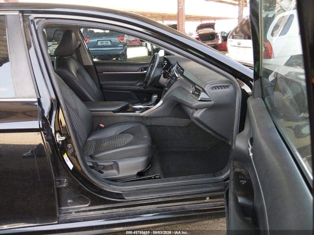 2019 TOYOTA CAMRY SE 5