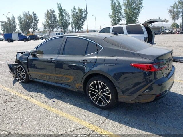 2026 TOYOTA CAMRY XLE 3