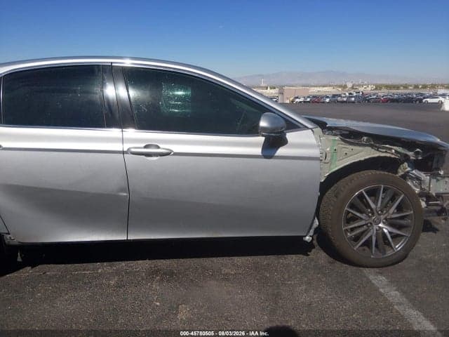 2021 TOYOTA CAMRY XLE 14