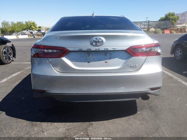 2021 TOYOTA CAMRY XLE 17