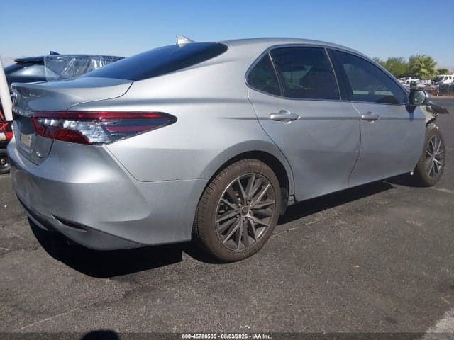 2021 TOYOTA CAMRY XLE 4