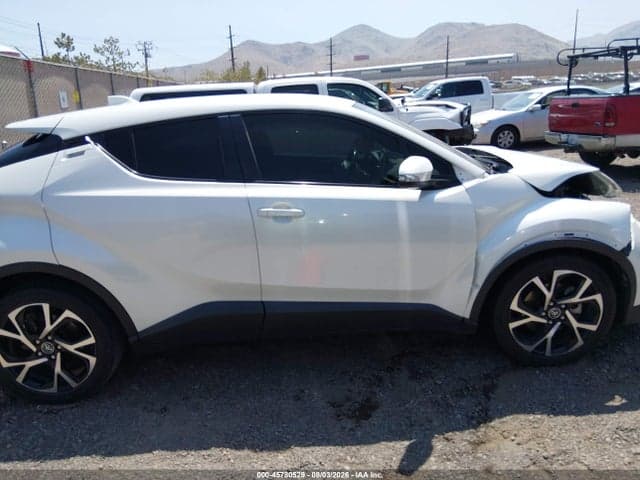 2019 TOYOTA C-HR XLE 13