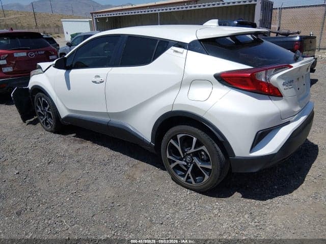 2019 TOYOTA C-HR XLE 3