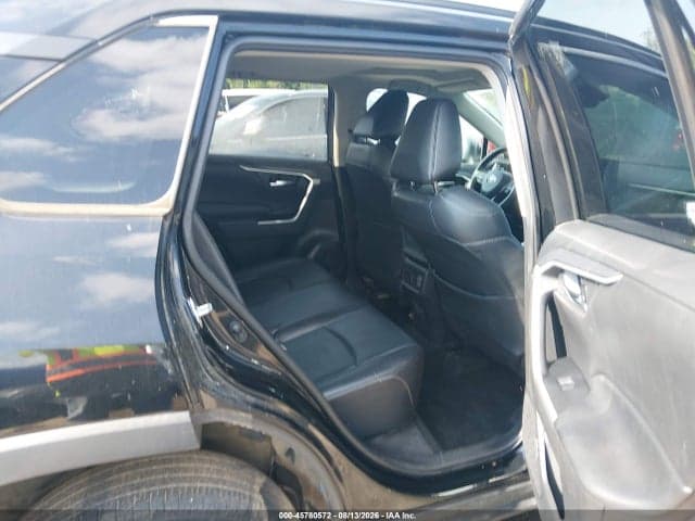 2020 TOYOTA RAV4 XLE PREMIUM 8