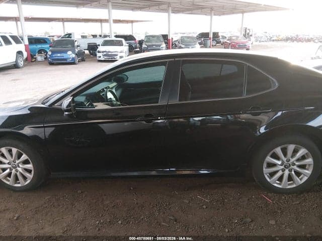 2018 TOYOTA CAMRY LE 15