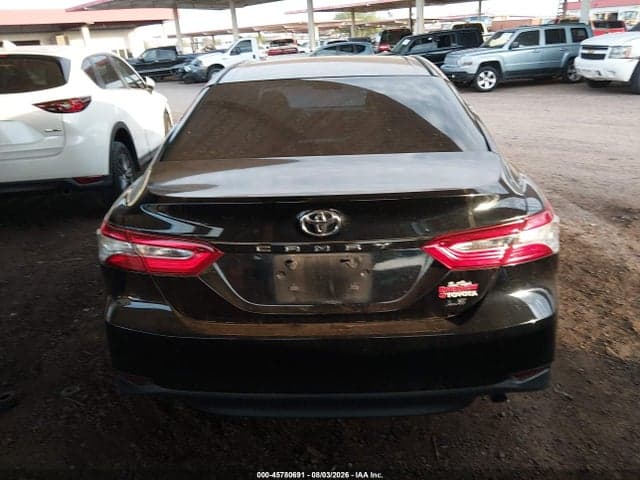 2018 TOYOTA CAMRY LE 17