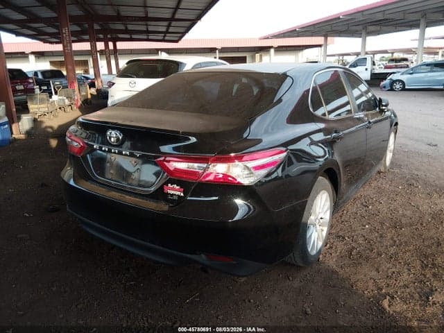 2018 TOYOTA CAMRY LE 4