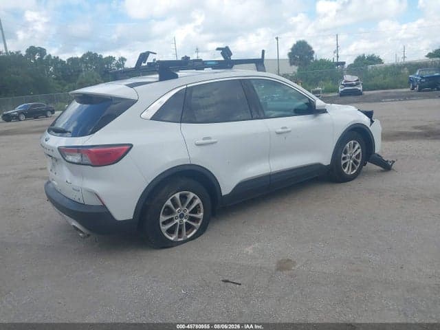 2020 FORD ESCAPE SE 4