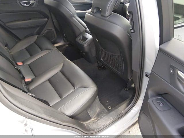 2025 VOLVO XC60 B5 CORE 8