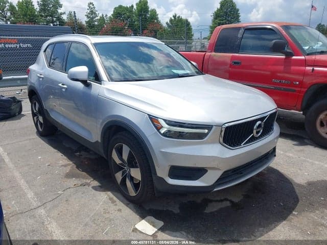 2019 VOLVO XC40 T5 MOMENTUM - 1