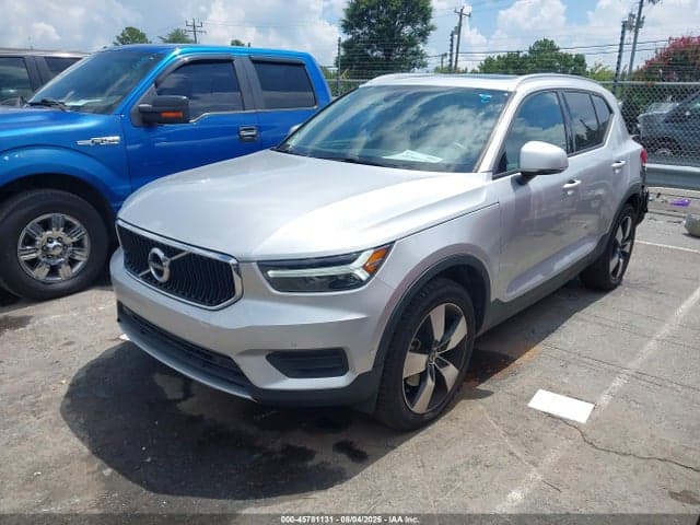 2019 VOLVO XC40 T5 MOMENTUM 2