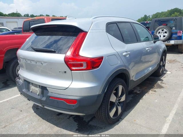 2019 VOLVO XC40 T5 MOMENTUM 4