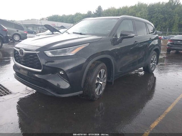 2021 TOYOTA HIGHLANDER XLE 2