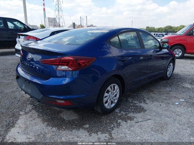 2019 HYUNDAI ELANTRA SE 4