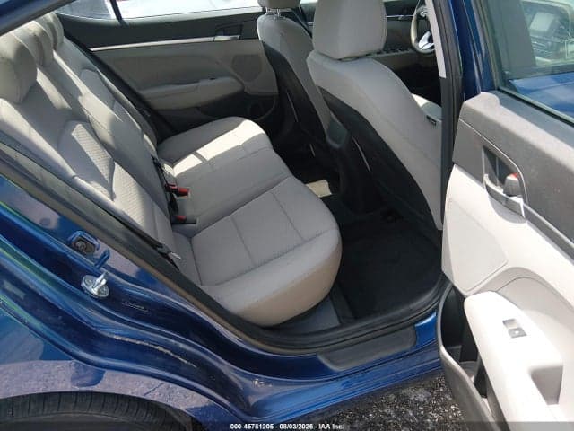 2019 HYUNDAI ELANTRA SE 8