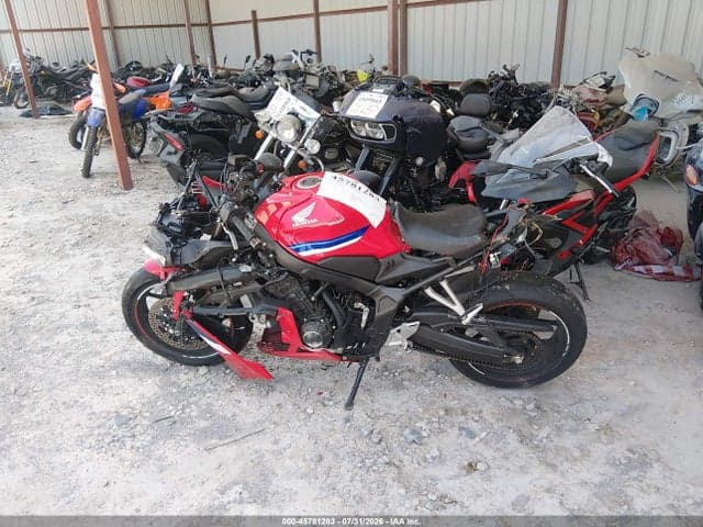 2025 HONDA CBR650 R 13