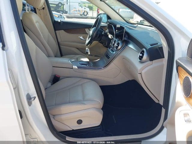 2021 MERCEDES-BENZ GLC 300 4MATIC SUV 5