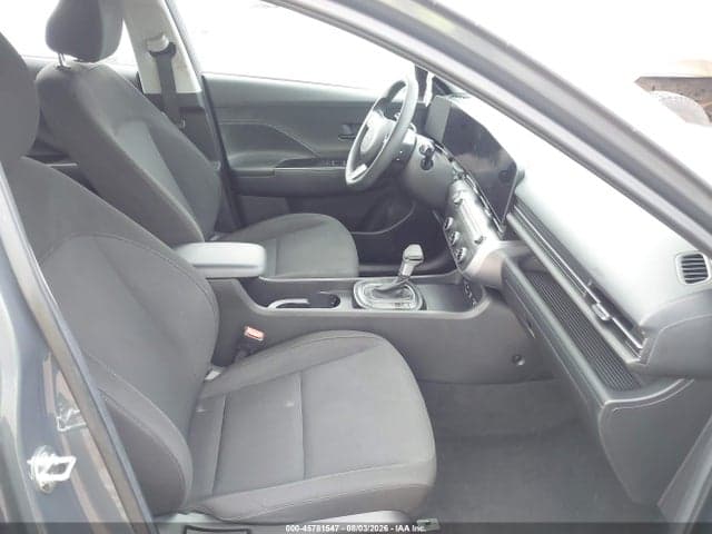2024 HYUNDAI KONA SE 5