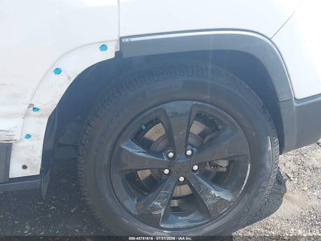 2019 JEEP CHEROKEE ALTITUDE 4X4 17