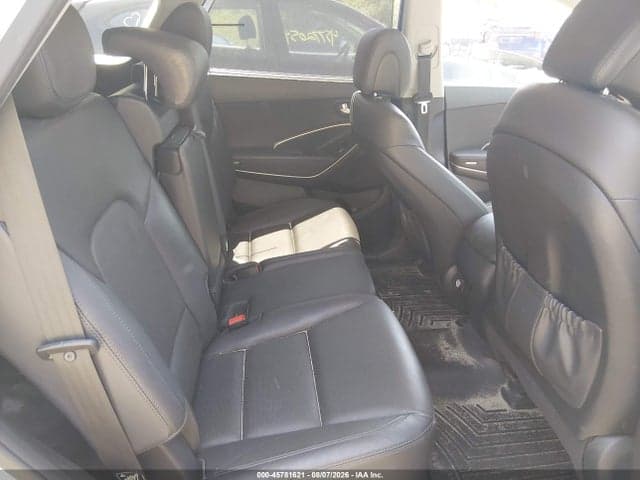 2017 HYUNDAI SANTA FE SE 8
