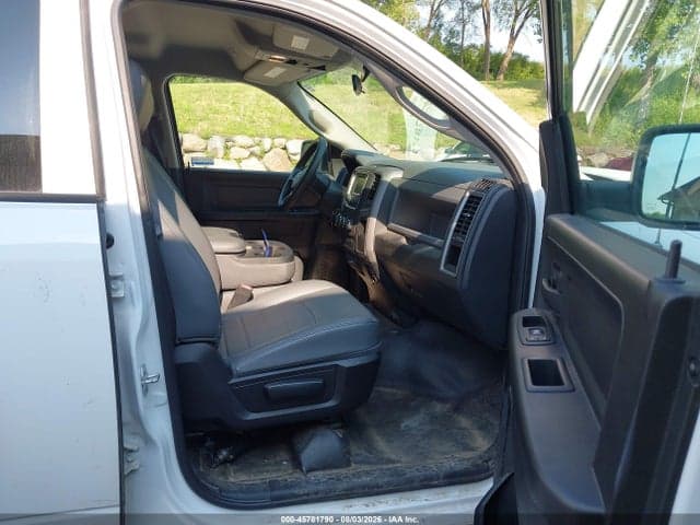 2017 RAM 1500 TRADESMAN 4X4 6'4 BOX 5