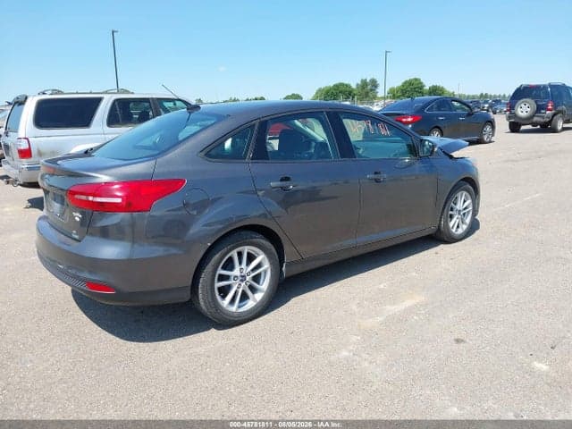 2017 FORD FOCUS SE 4