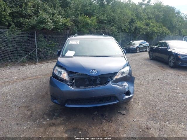 2017 TOYOTA SIENNA LE 8 PASSENGER 12
