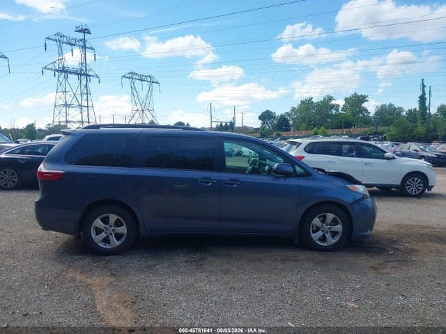 2017 TOYOTA SIENNA LE 8 PASSENGER 13