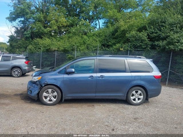 2017 TOYOTA SIENNA LE 8 PASSENGER 14