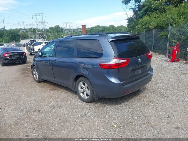 2017 TOYOTA SIENNA LE 8 PASSENGER 3