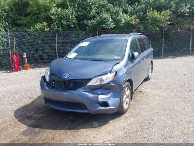 2017 TOYOTA SIENNA LE 8 PASSENGER 6