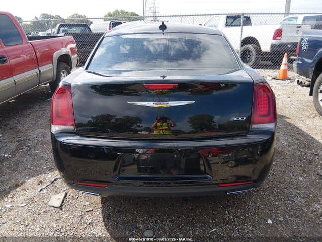 2018 CHRYSLER 300 TOURING 16