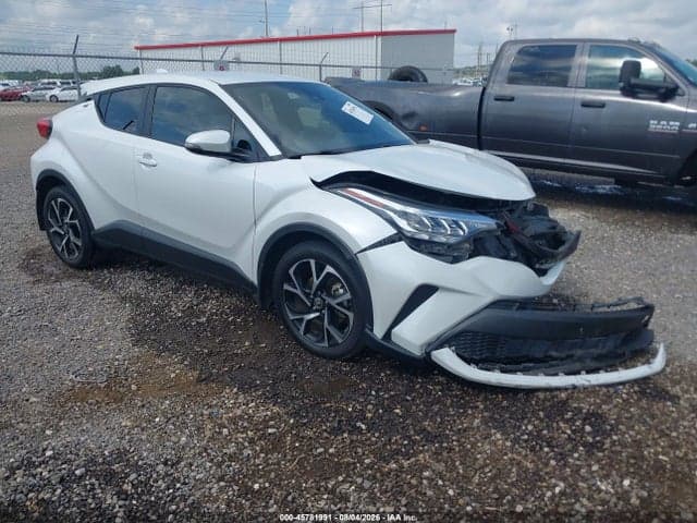 2022 TOYOTA C-HR XLE 1