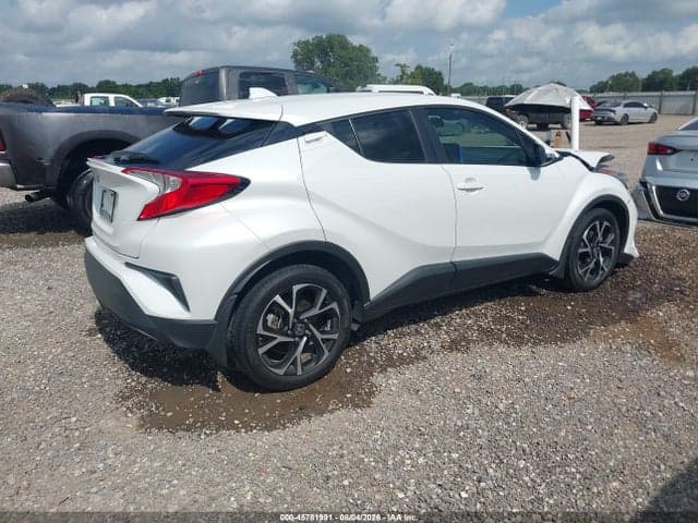 2022 TOYOTA C-HR XLE 4