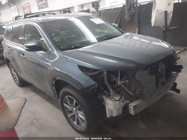 2019 TOYOTA HIGHLANDER XLE - 1