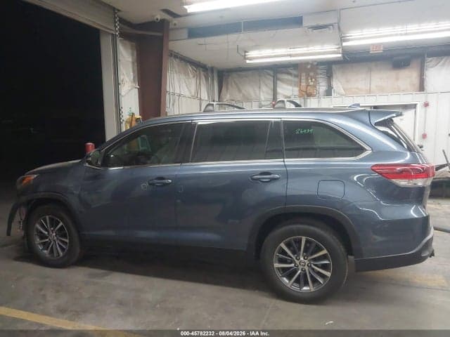 2019 TOYOTA HIGHLANDER XLE 13