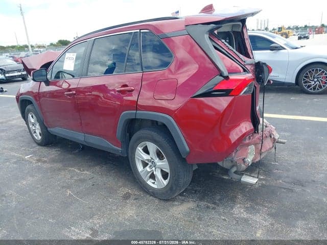 2020 TOYOTA RAV4 XLE 3