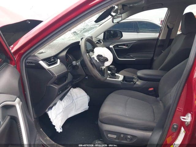 2020 TOYOTA RAV4 XLE 5