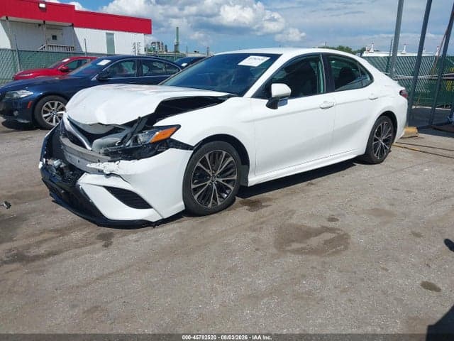 2019 TOYOTA CAMRY SE 2
