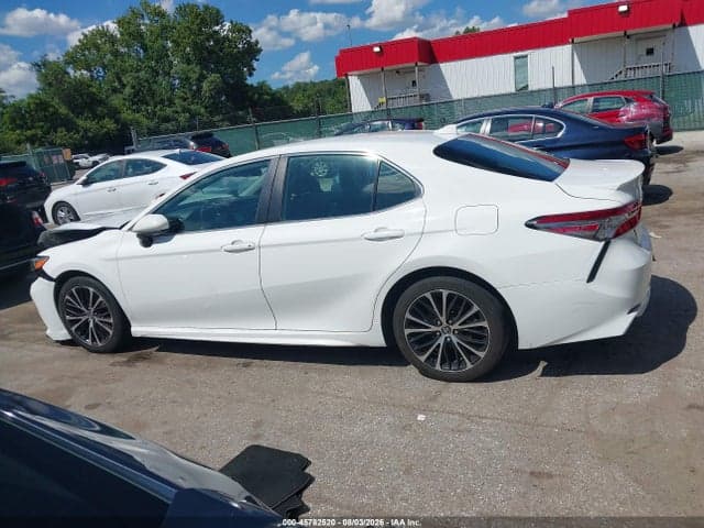 2019 TOYOTA CAMRY SE 14