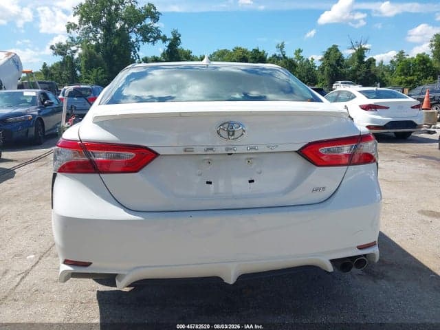 2019 TOYOTA CAMRY SE 16