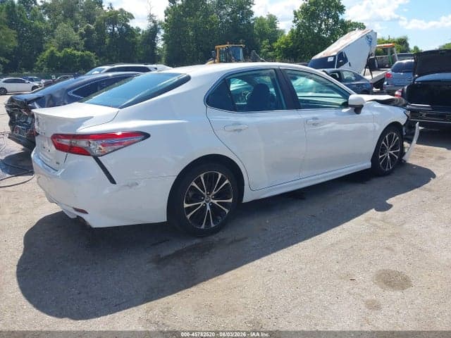 2019 TOYOTA CAMRY SE 4