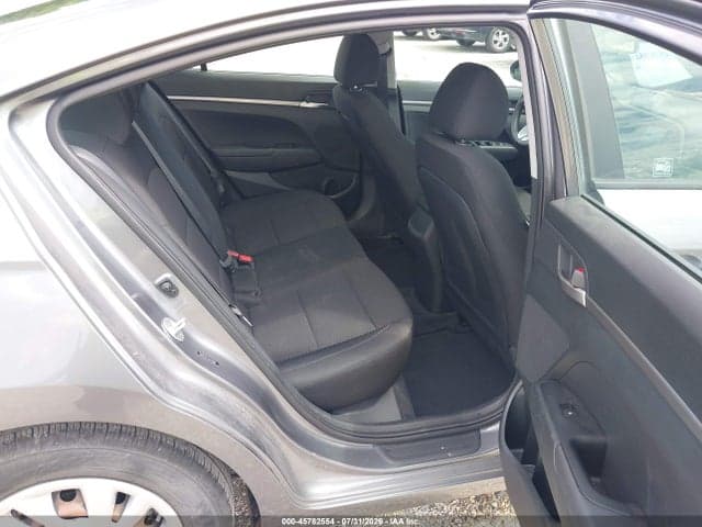 2019 HYUNDAI ELANTRA SE 8