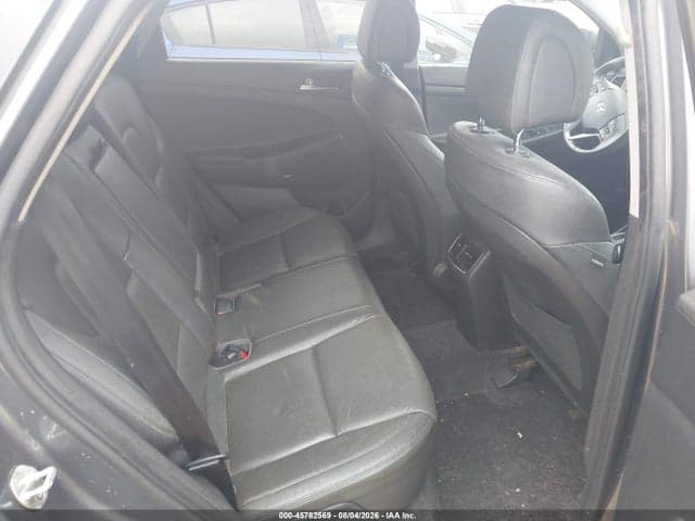 2017 HYUNDAI TUCSON SE PLUS 8
