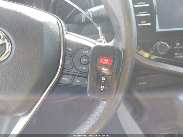 2019 TOYOTA CAMRY LE 11