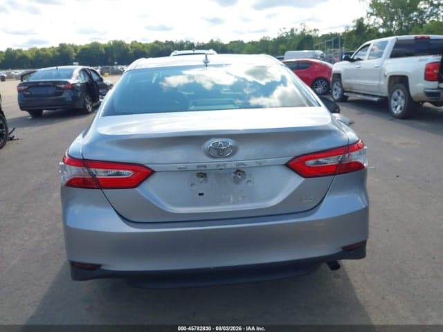 2019 TOYOTA CAMRY LE 17