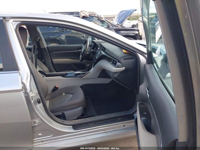 2019 TOYOTA CAMRY LE 5