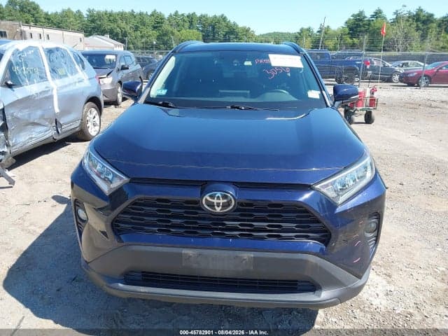 2020 TOYOTA RAV4 XLE 12