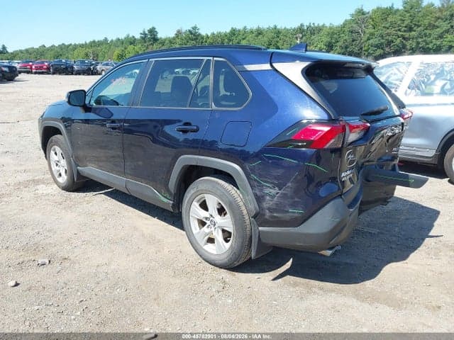 2020 TOYOTA RAV4 XLE 3